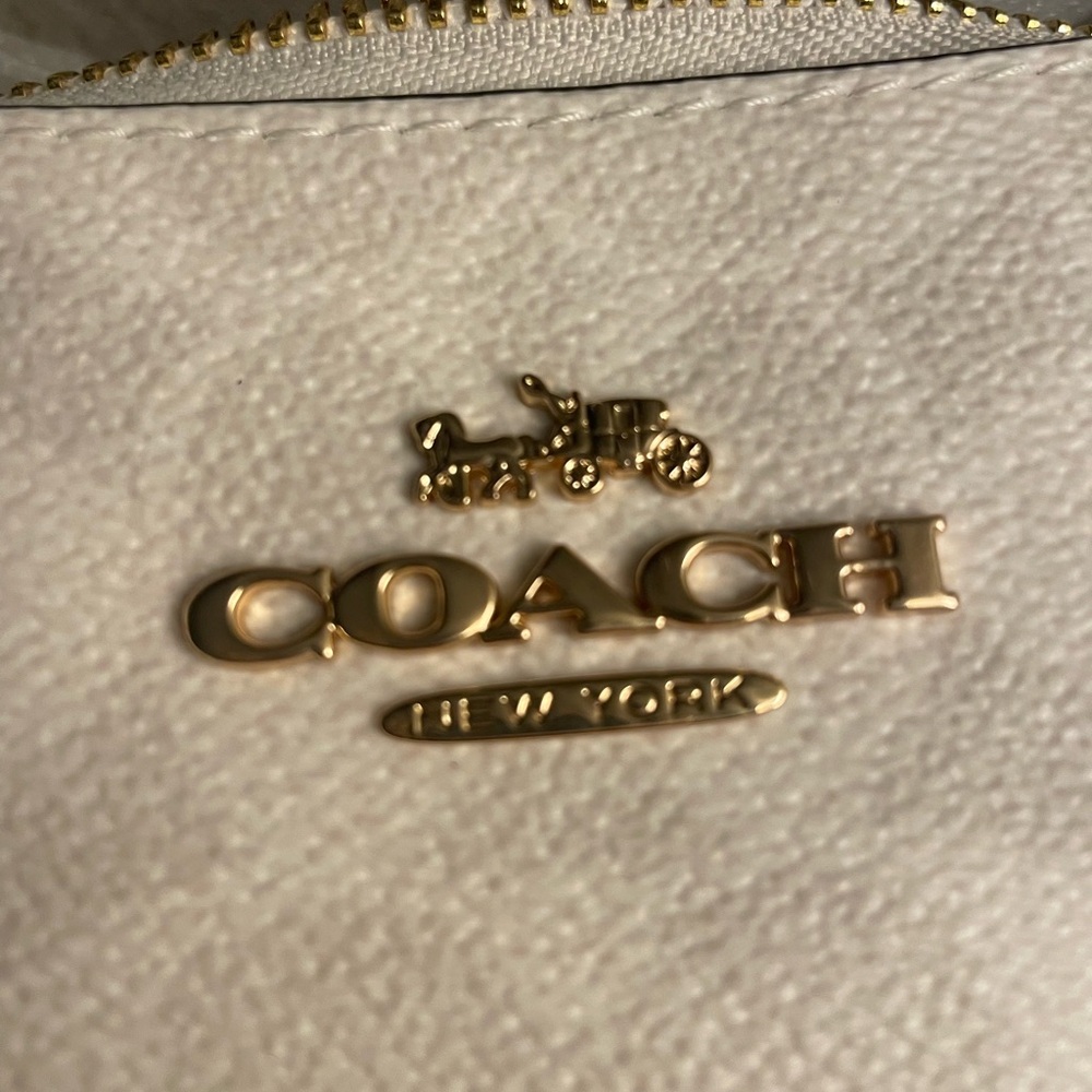 Coach Women's White/Cream Shoulder Bag - Picture 5 of 8